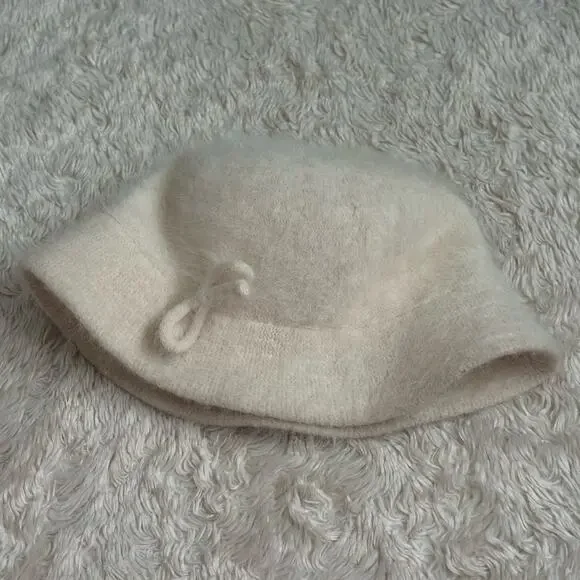 Gorgeous Vintage Cream White Ivory Angora Fuzzy Bucket Hat with Bow - Picture 2 of 6